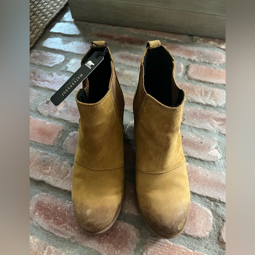 Sorel Women's Tan Ankle Boots